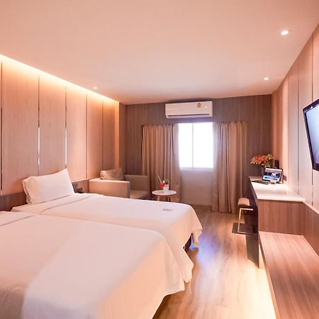 Golden City Rayong Hotel Esterno foto