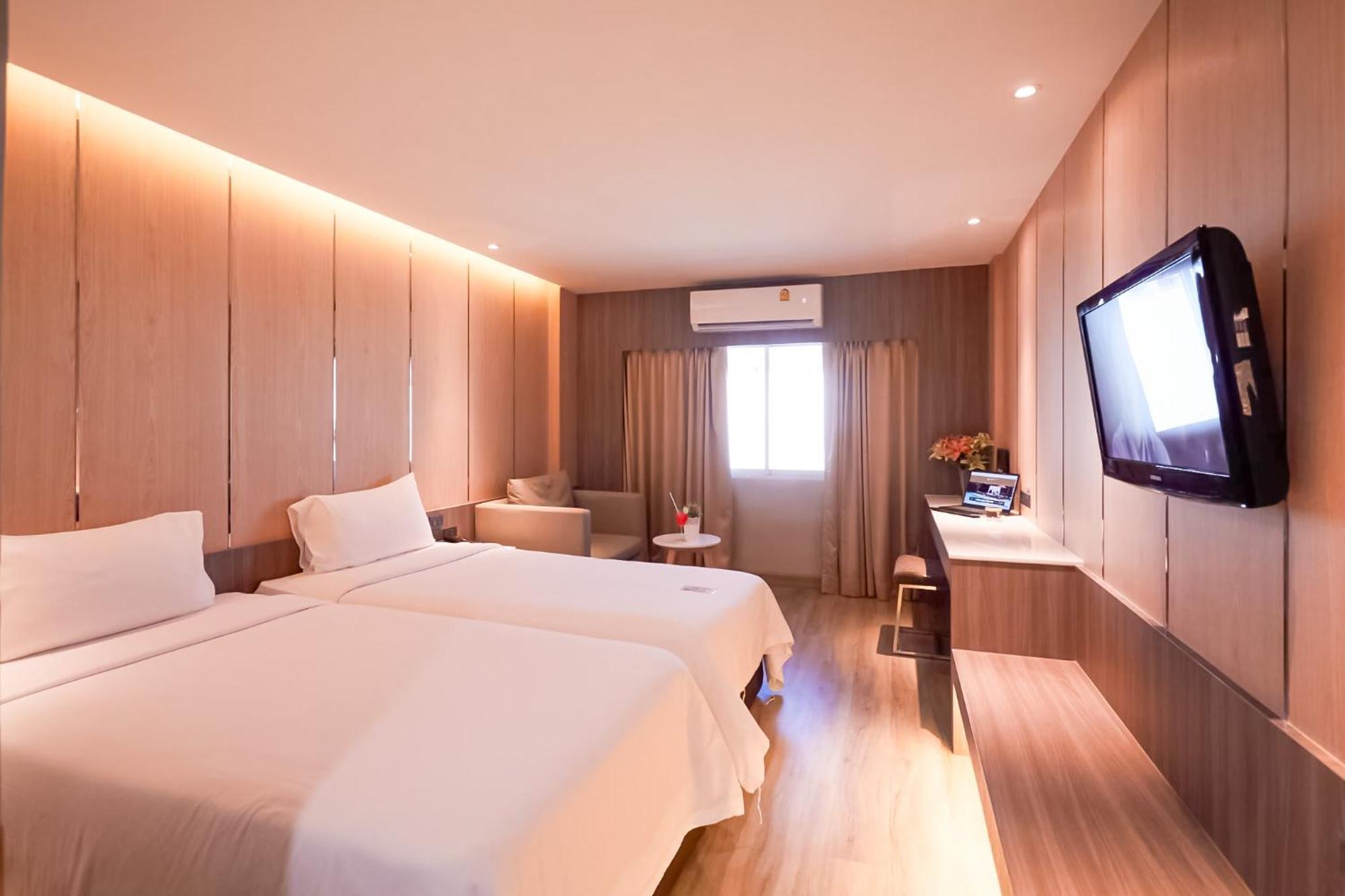 Golden City Rayong Hotel Esterno foto