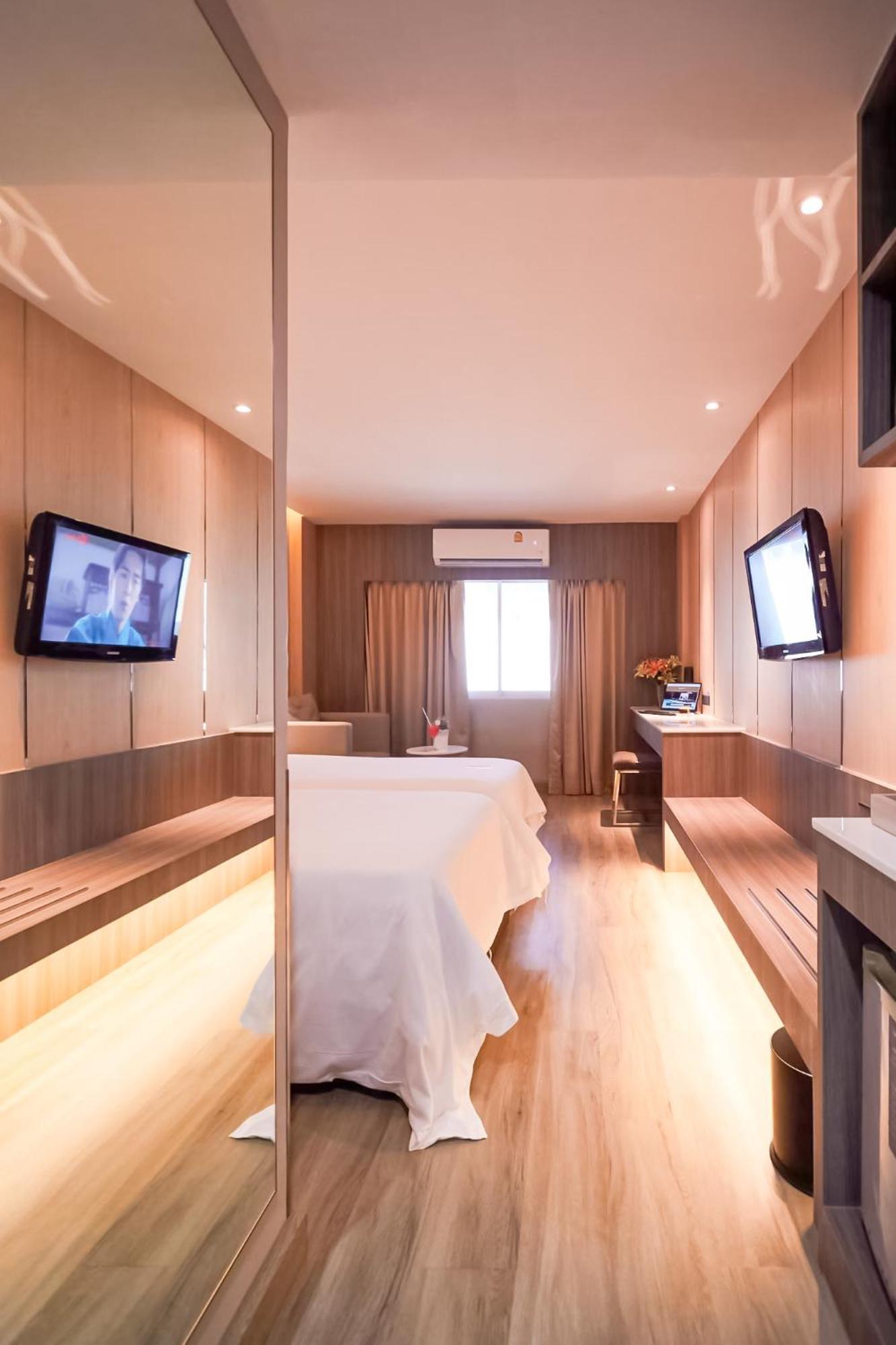 Golden City Rayong Hotel Esterno foto