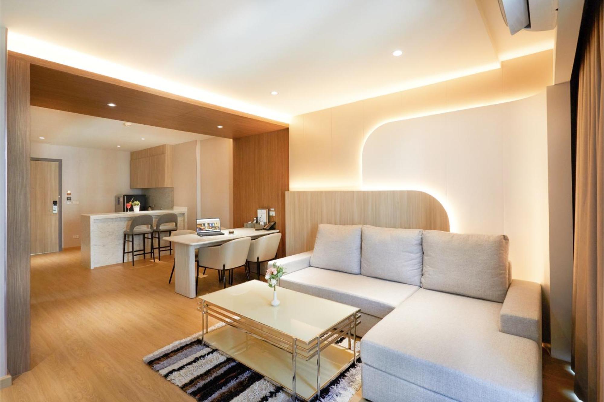 Golden City Rayong Hotel Esterno foto