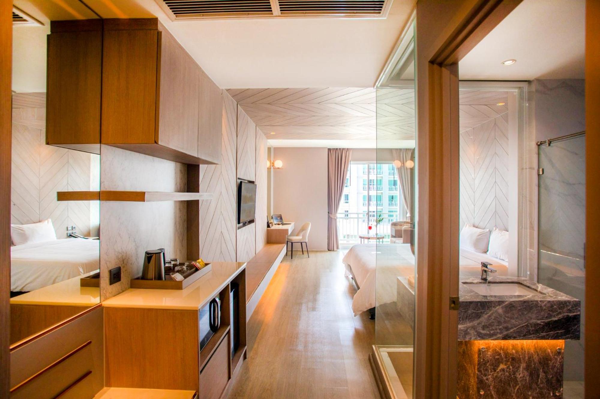 Golden City Rayong Hotel Esterno foto