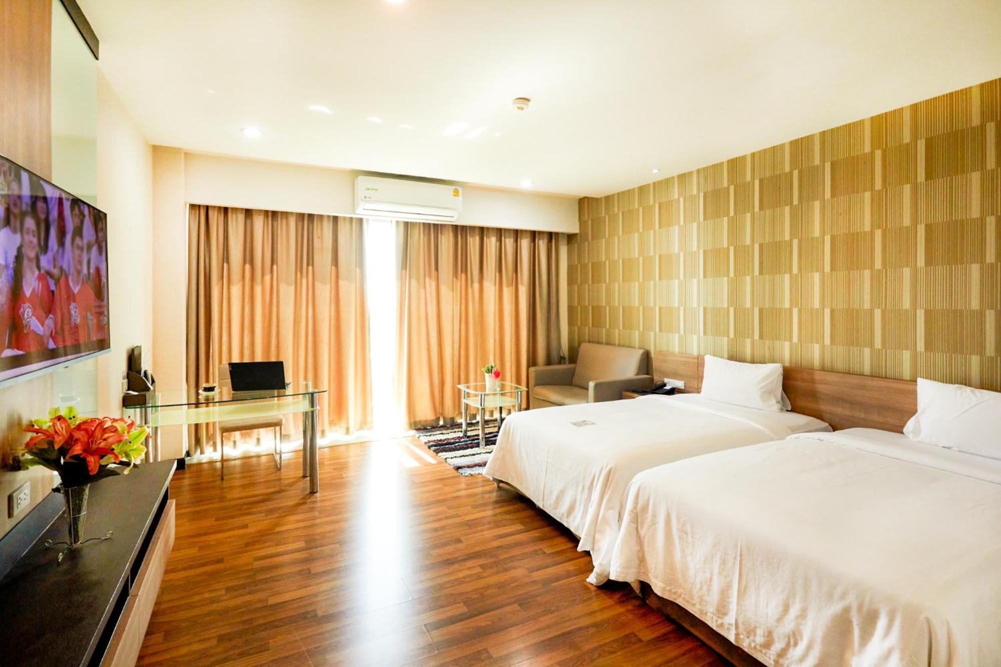 Golden City Rayong Hotel Esterno foto