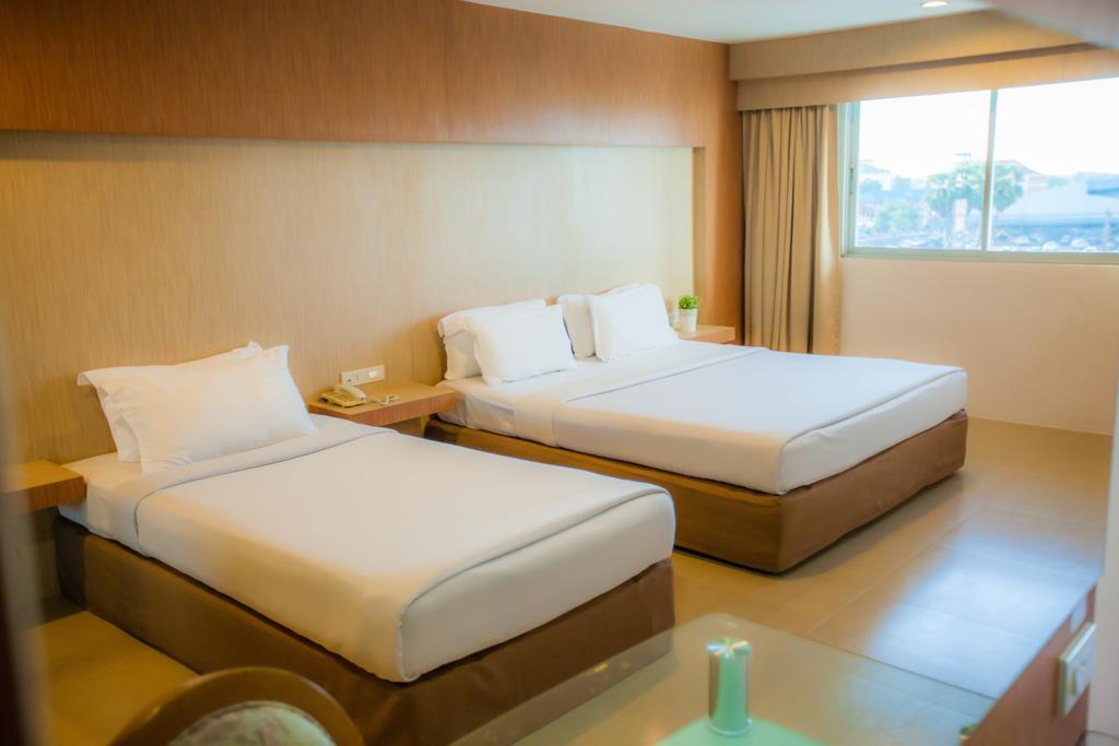 Golden City Rayong Hotel Esterno foto